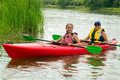 KAYAK .